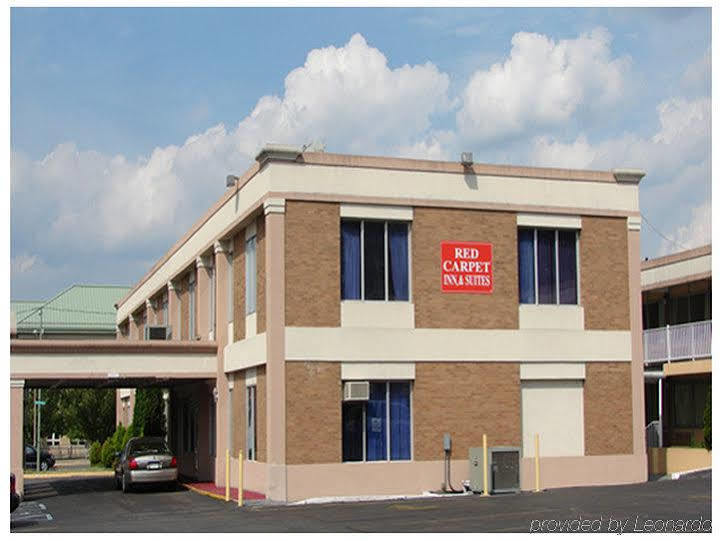 Red Carpet Inn And Suites Scranton Exterior photo