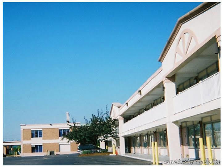 Red Carpet Inn And Suites Scranton Exterior photo