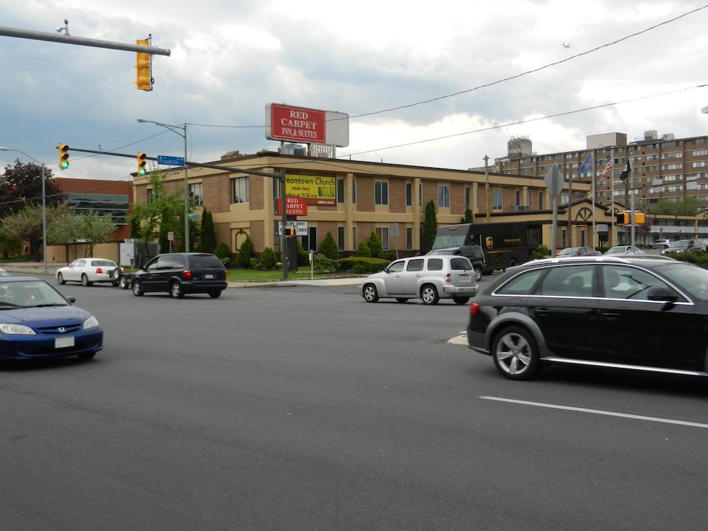 Red Carpet Inn And Suites Scranton Exterior photo